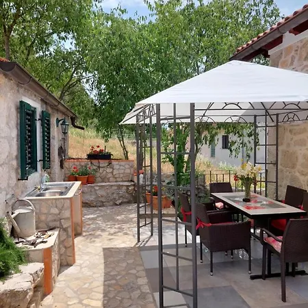 Lavanda & Divona Apartamento