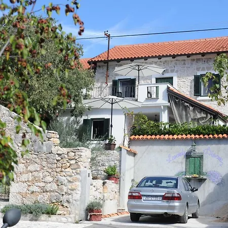 Lavanda & Divona アパート シベニク