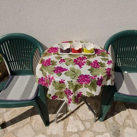 Lavanda & Divona Apartamento Šibenik