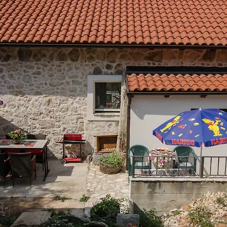 Lavanda & Divona アパート *