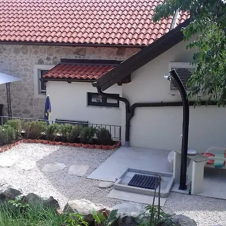 Lavanda & Divona Apartamento