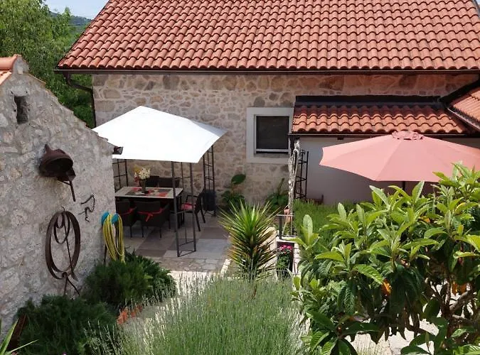 Lavanda & Divona シベニク