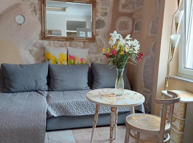 アパート Lavanda & Divona シベニク