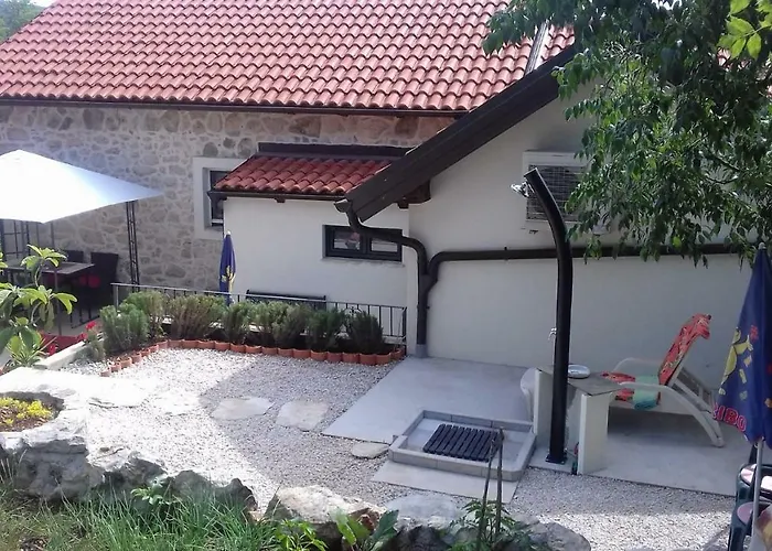 Lavanda & Divona アパート